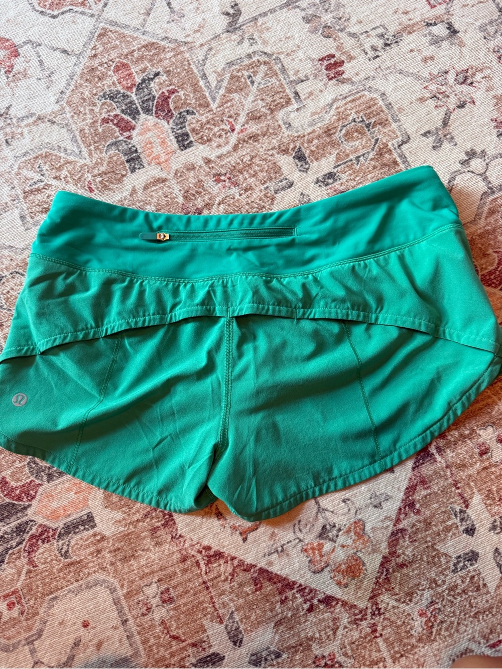 lululemon athletica Women's speed shorts size 6 2.5” inseam low rise green color - Picture 2 of 5